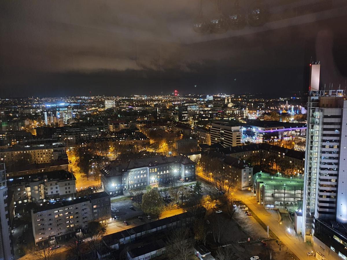Skyview Suite - Breathtaking Views From Bed And From Jacuzzi. City Center Skyscraper Upper Floors Reval Esterno foto